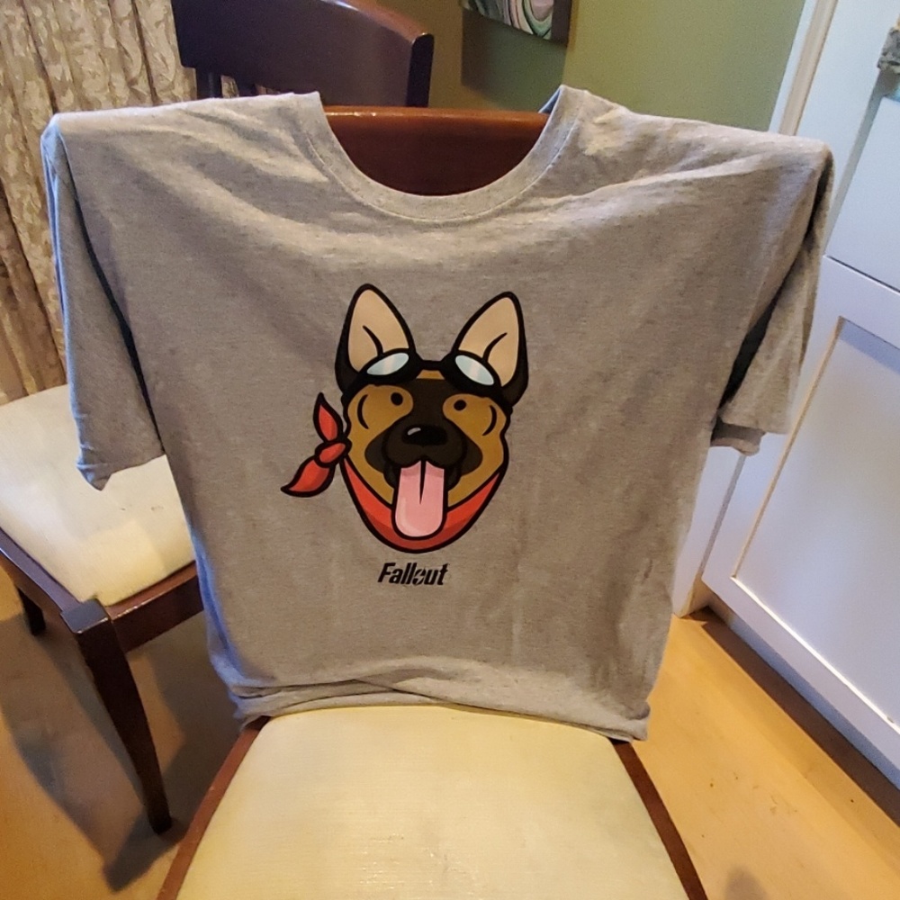 Graphic tee shirt